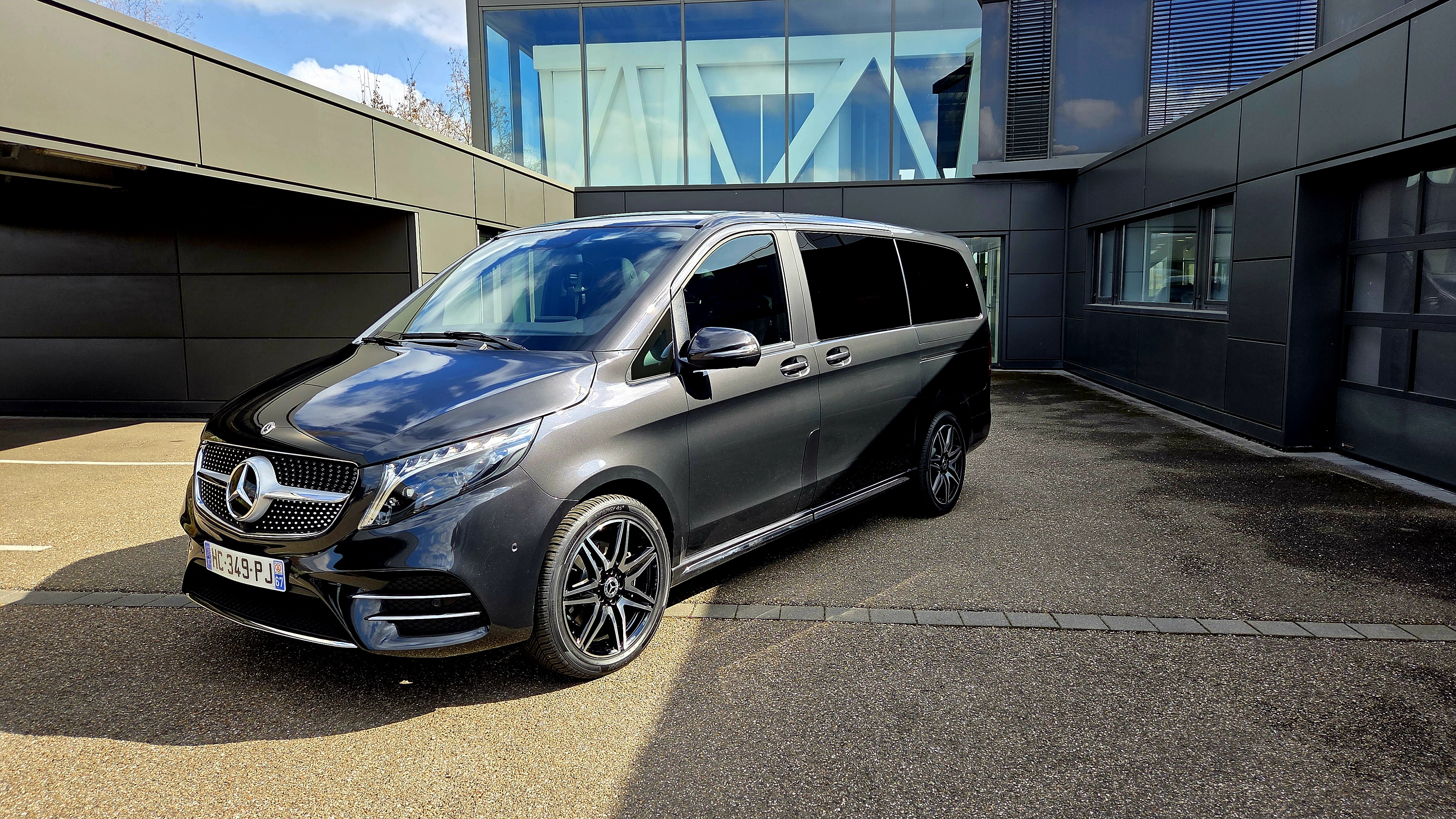 Nouveauté dans notre flotte : découvrez notre Mercedes-Benz V-Class 300 4MATIC