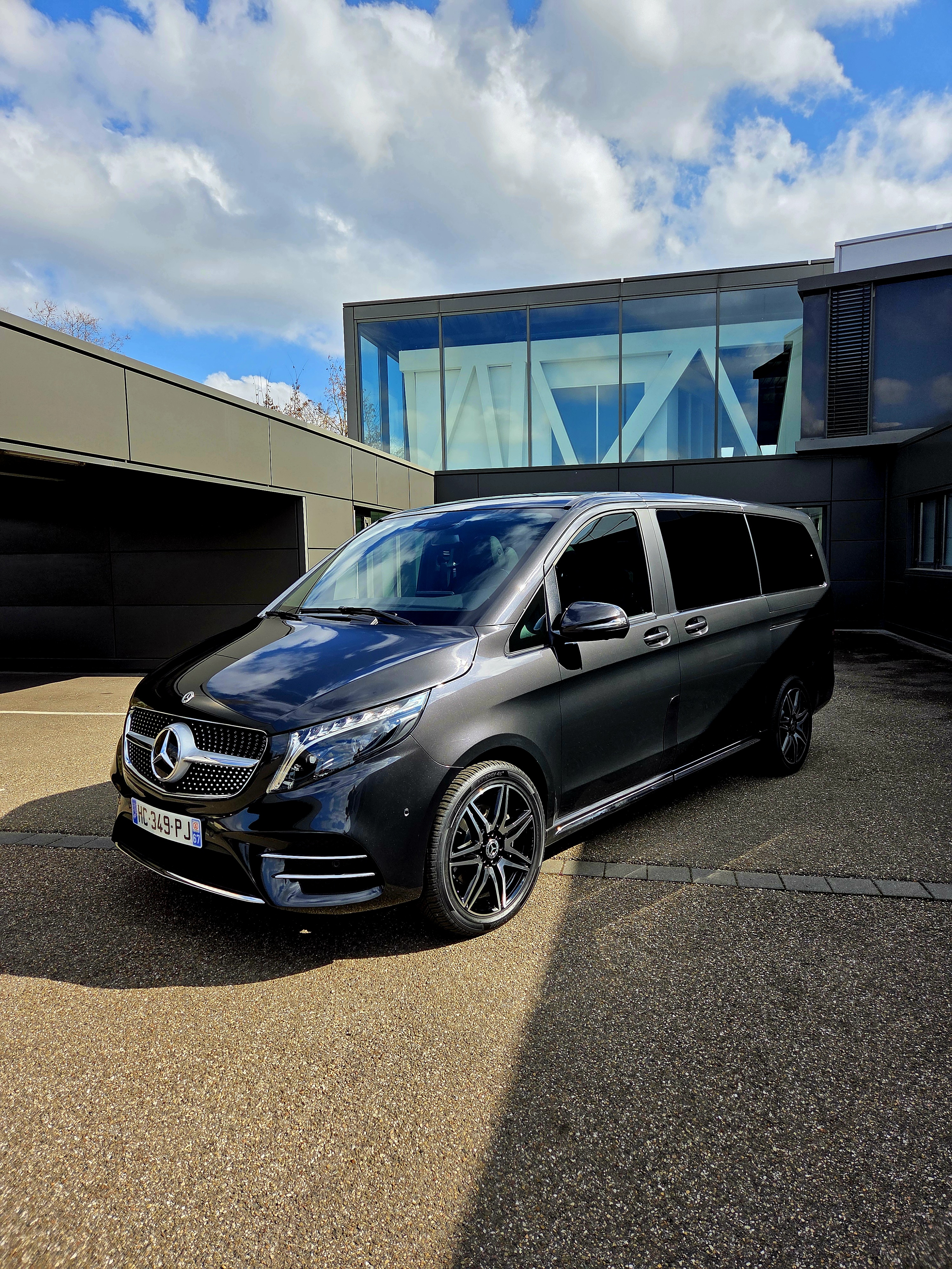 Nouveauté dans notre flotte : découvrez notre Mercedes-Benz V-Class 300 4MATIC