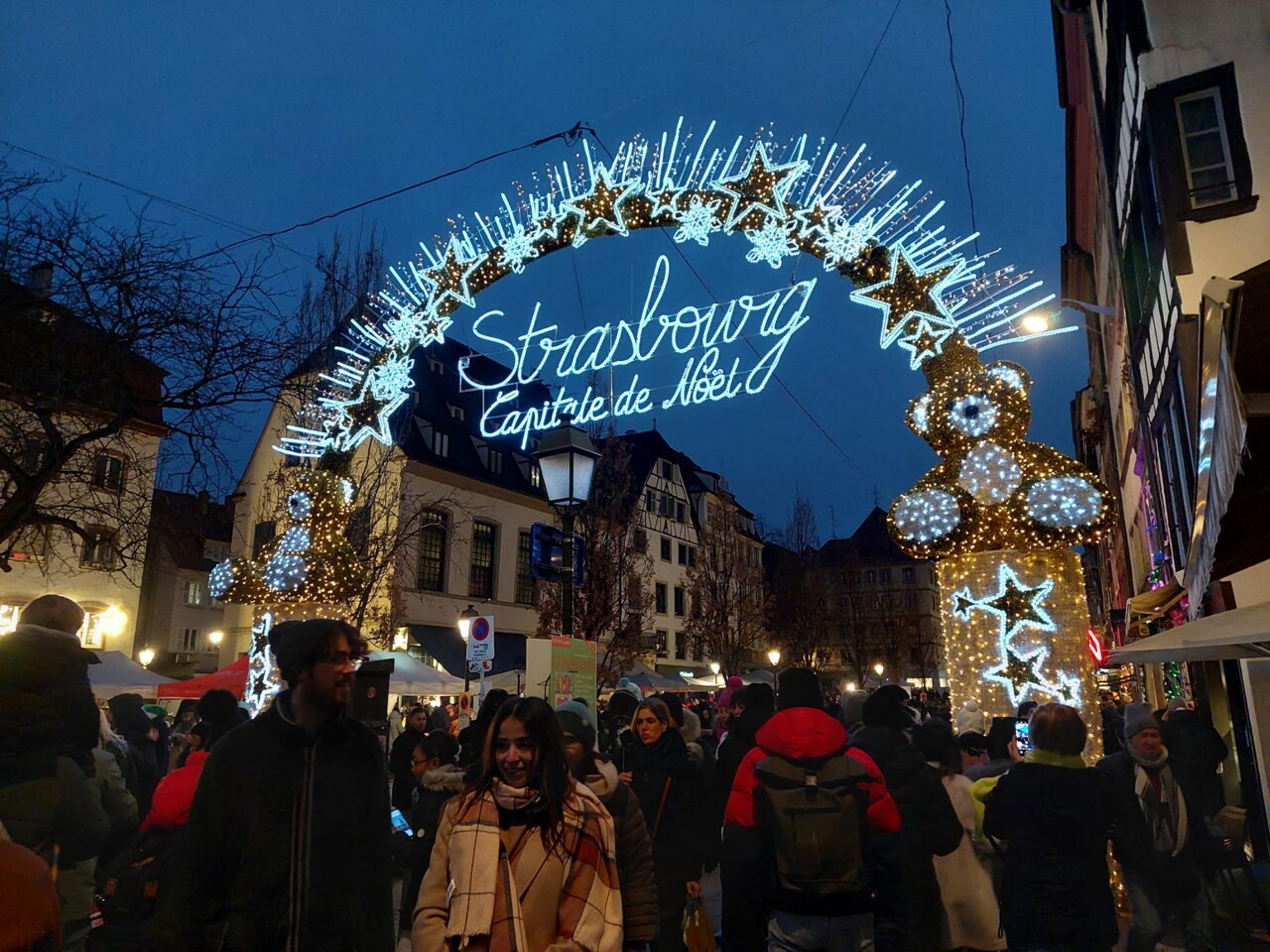 Marché de Noël de Strasbourg 2025 : Chauffeur privé VTC haut de gamme pour votre séjour en Alsace Marché de Noël de Strasbourg 2025 : Chauffeur privé VTC haut de gamme pour votre séjour en Alsace