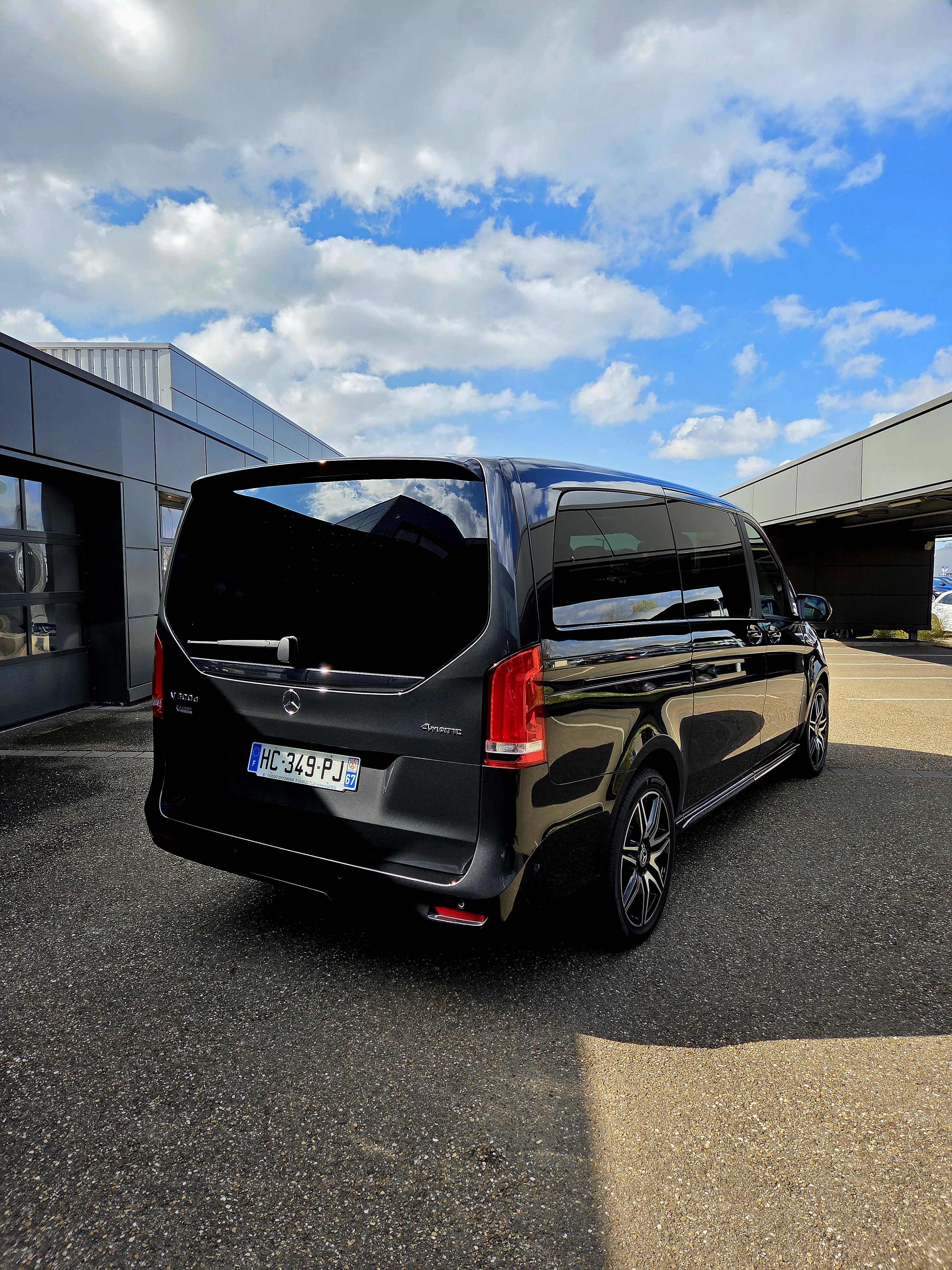 Nouveauté dans notre flotte : découvrez notre Mercedes-Benz V-Class 300 4MATIC